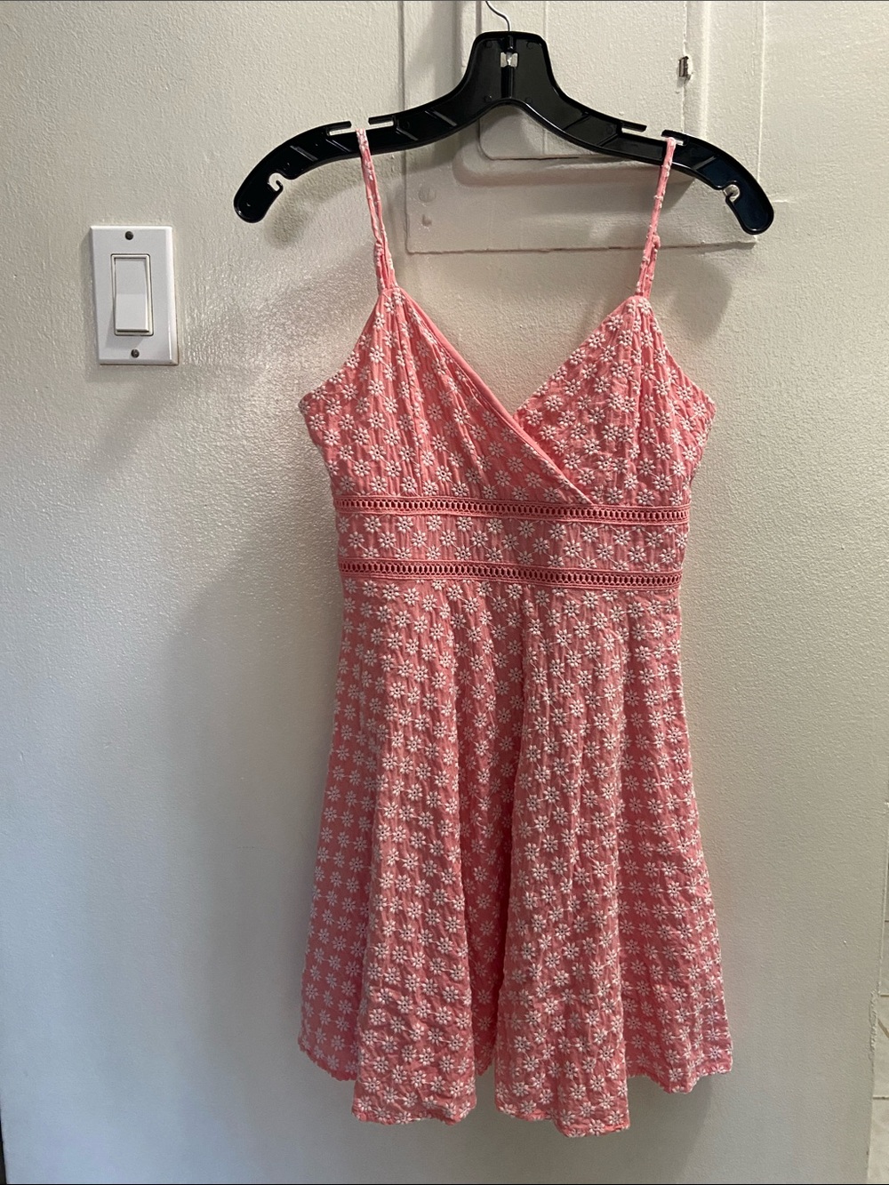 Sleeveless Pink Floral Lace Midi Dress with V-Neck